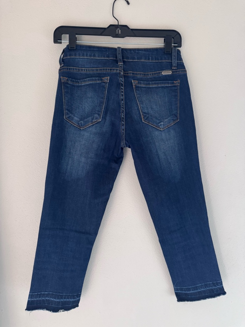 Kancan Size 5/26 Distressed Mid-Rise Women’s Capri Denim - Dark Blue - Picture 3 of 9